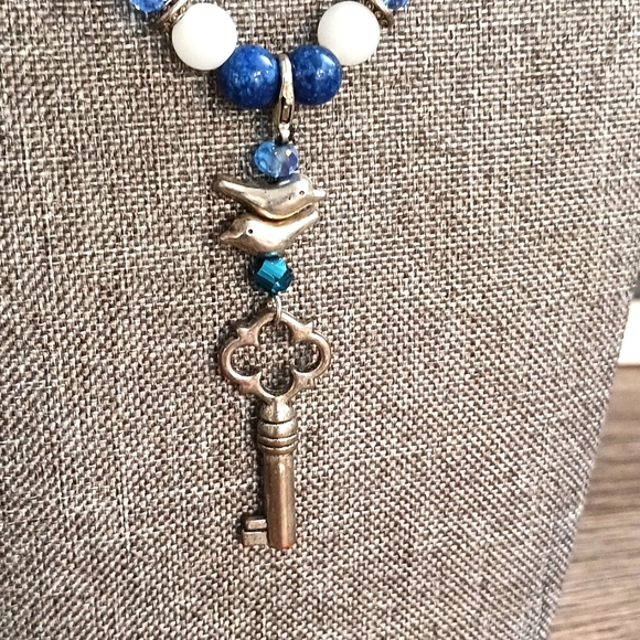 Artisan Necklace & earrings Blue gemstone, seaglass, birds and key NEW - Picture 3 of 9